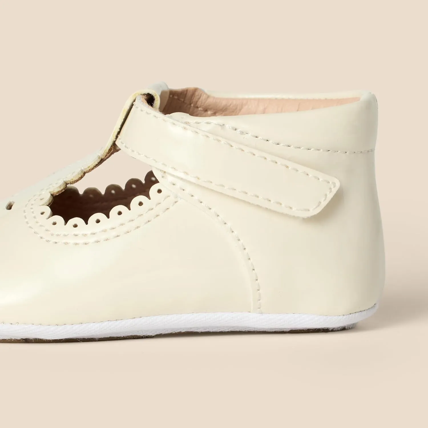 Amazon Essentials x Sofia Grainge Toddlers and Baby Girls Non-Slip Mary Jane Shoes