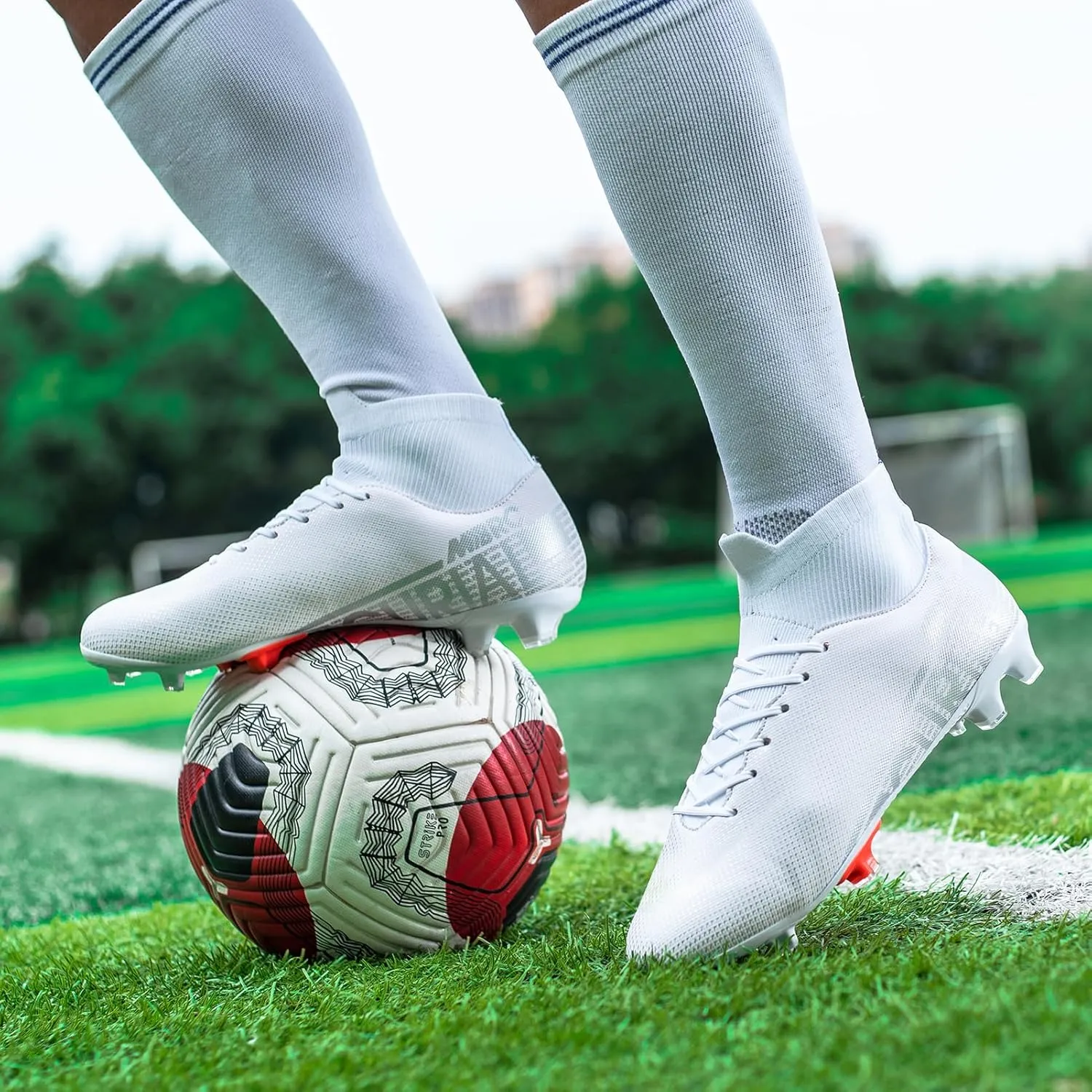 Boys Girls Soccer Cleats Kids Athletic Football Shoes Professional Training Sneakers