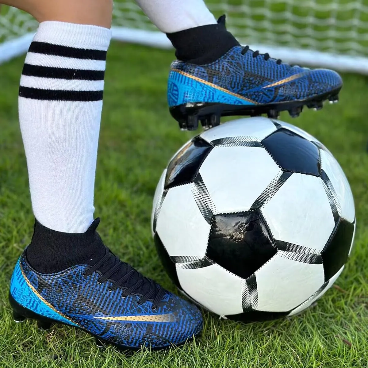 Boys Girls Soccer Cleats Kids Soccer Shoes High Top Training Youth Football Cleats Outdoor Football Shoes