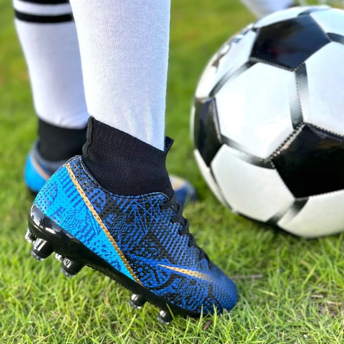 Boys Girls Soccer Cleats Kids Soccer Shoes High Top Training Youth Football Cleats Outdoor Football Shoes