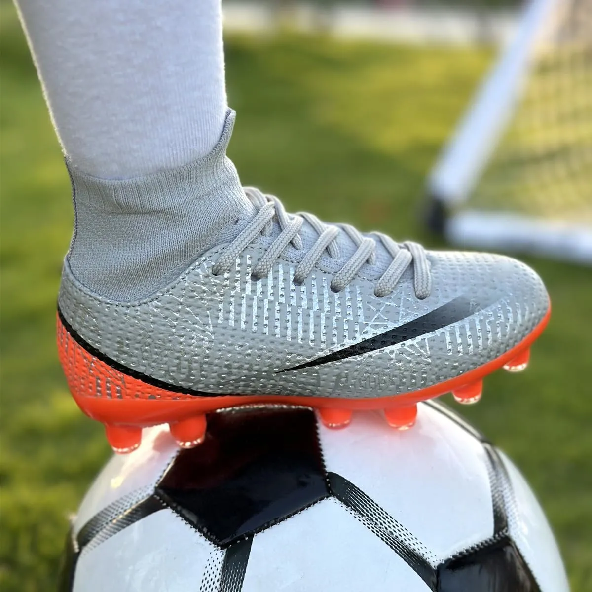 Boys Girls Soccer Cleats Kids Soccer Shoes High Top Training Youth Football Cleats Outdoor Football Shoes