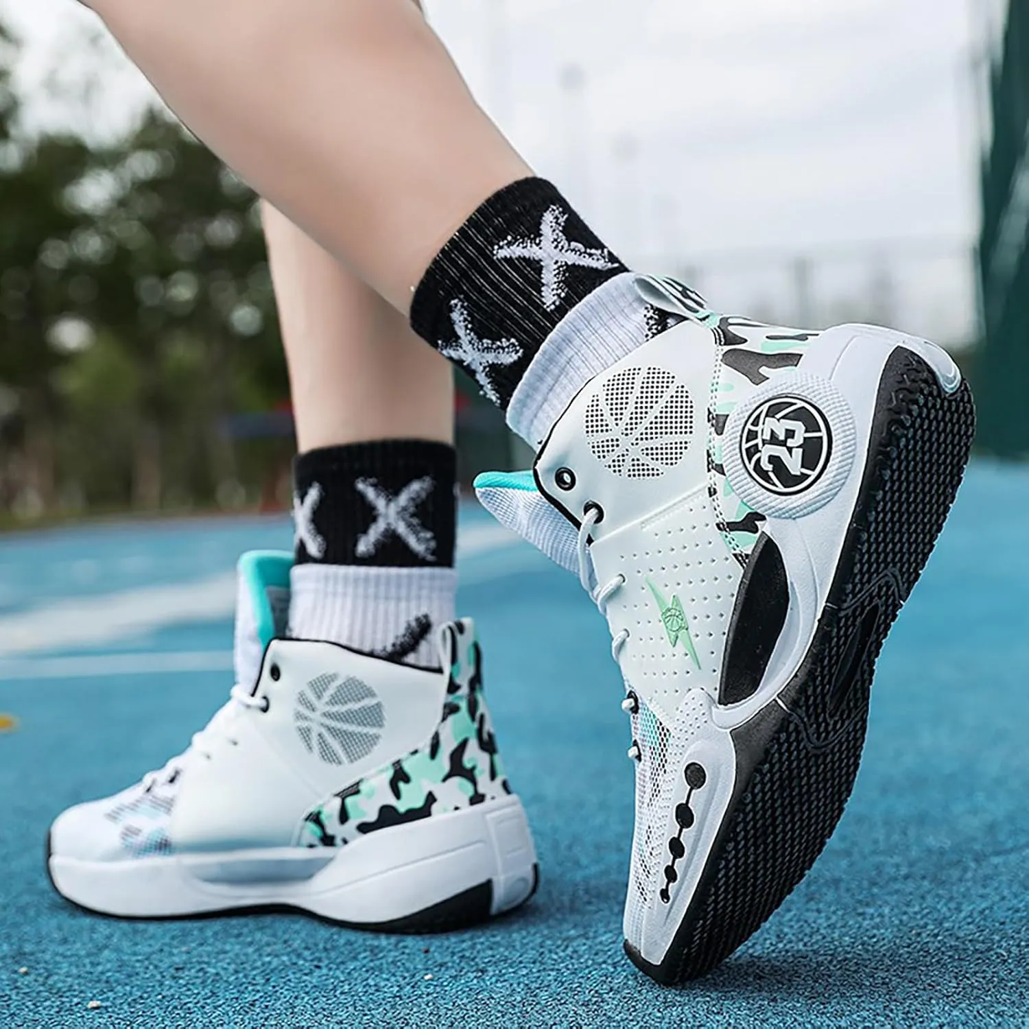 Kids Basketball Shoes Boys Girls High Top Sneakers Comfy Breathable Outdoor Cushioning Athletic Shoes for Training Running