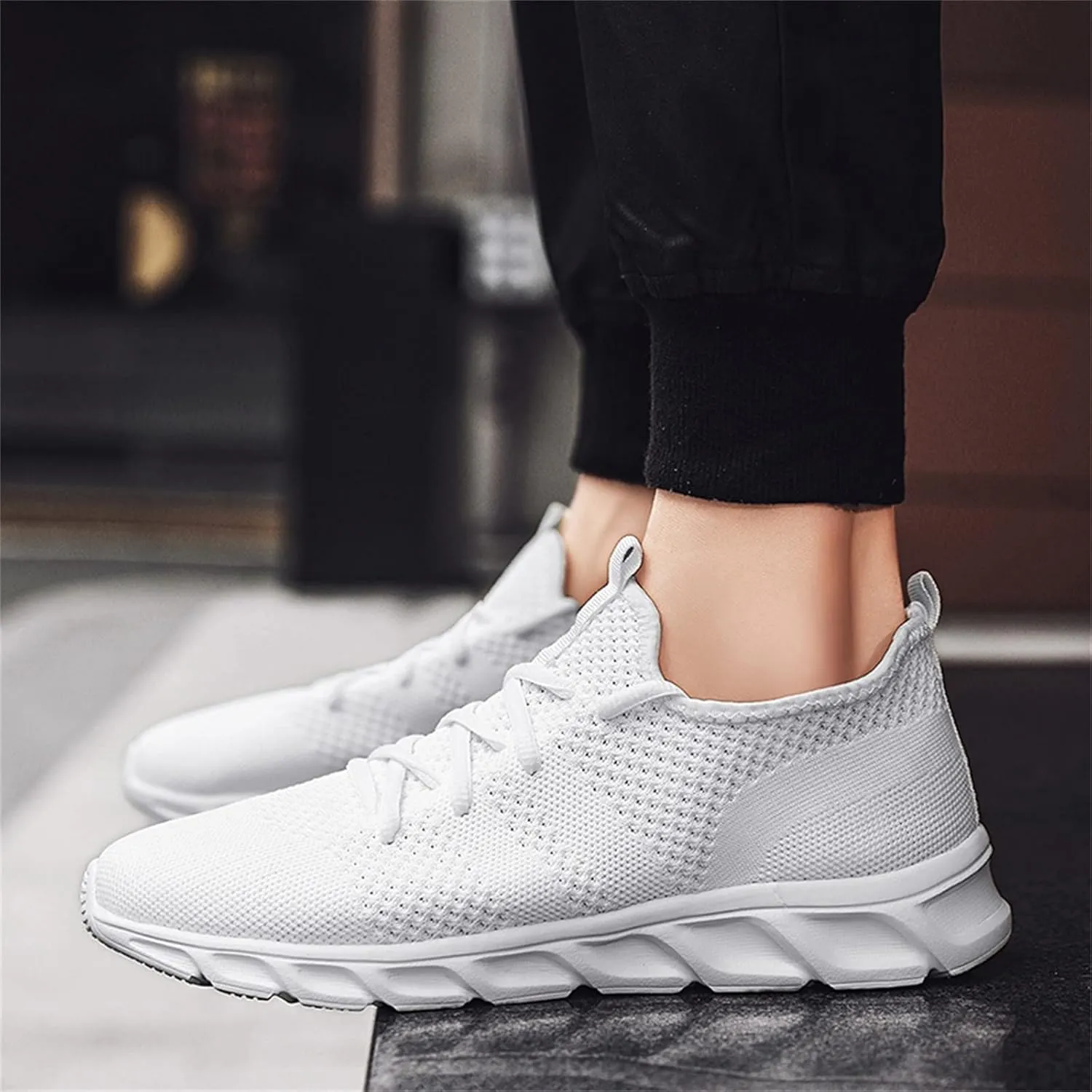 Men's Breathable Mesh Running Shoes Comfortable Breathable Lace Up Sneaker Fashion Lightweight Sneakers for Men