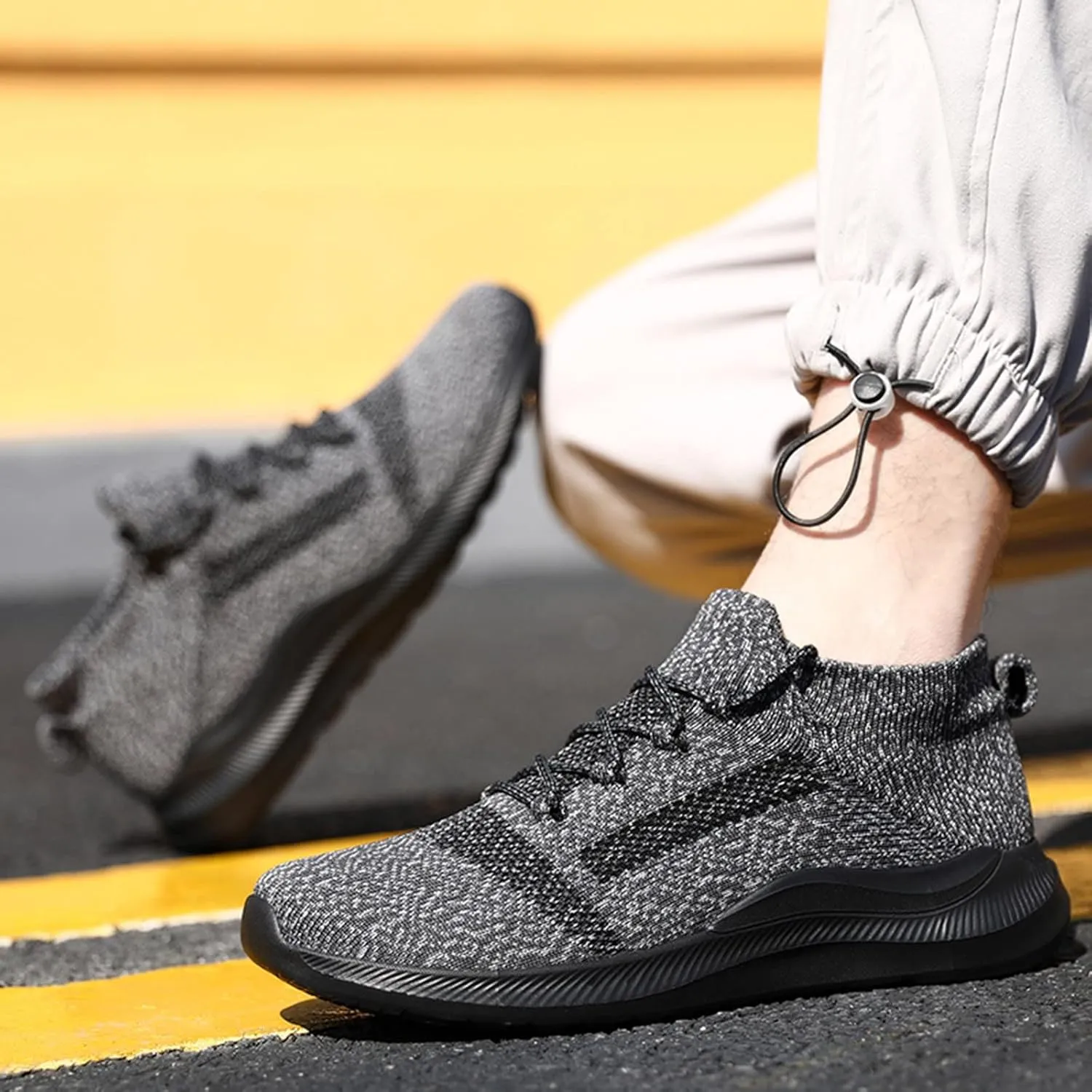 Men's Breathable Sock Shoes Fashion Fly Woven Mesh Sports Shoes Lightweight Workout Shoe Athletic Gym Sneakers