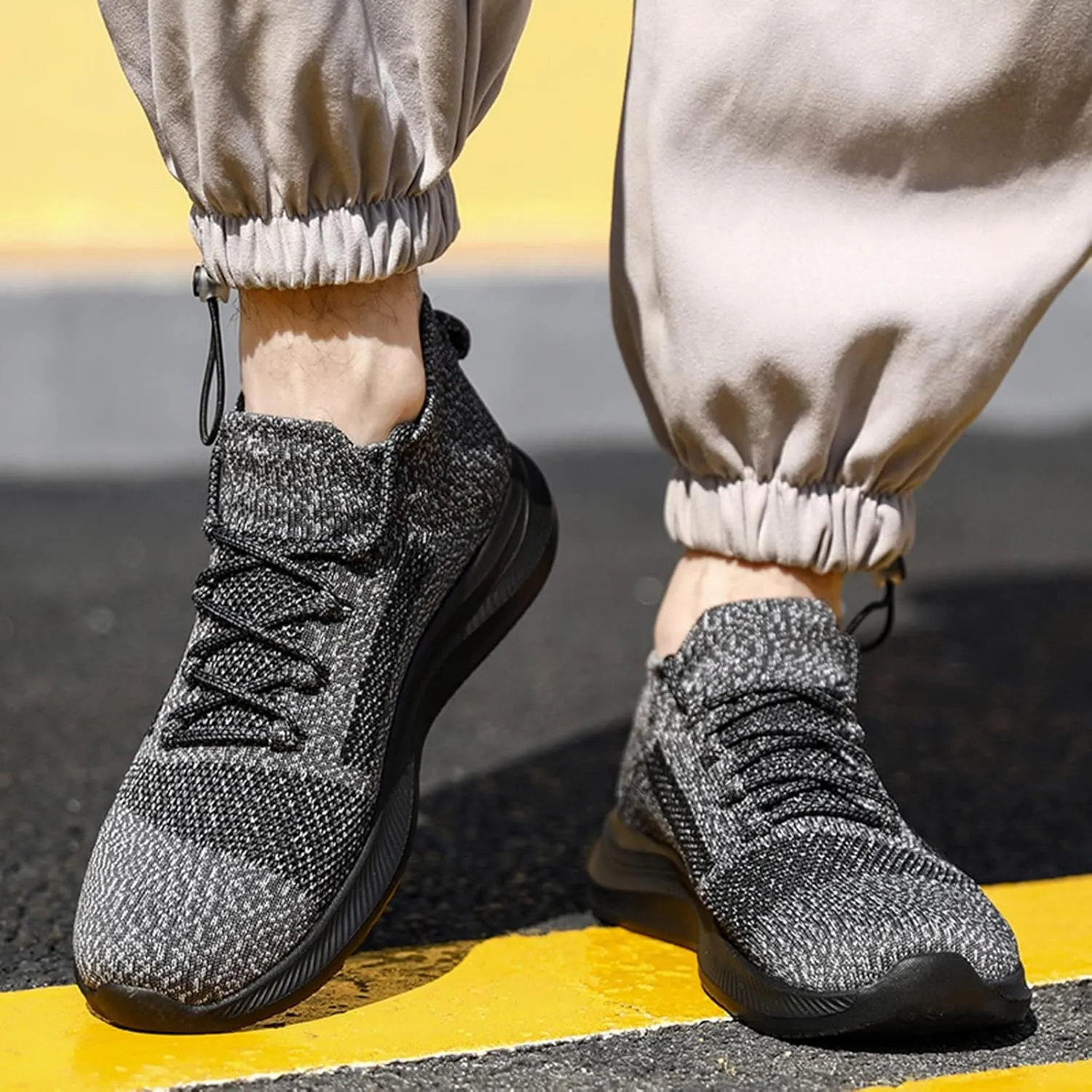 Men's Breathable Sock Shoes Fashion Fly Woven Mesh Sports Shoes Lightweight Workout Shoe Athletic Gym Sneakers