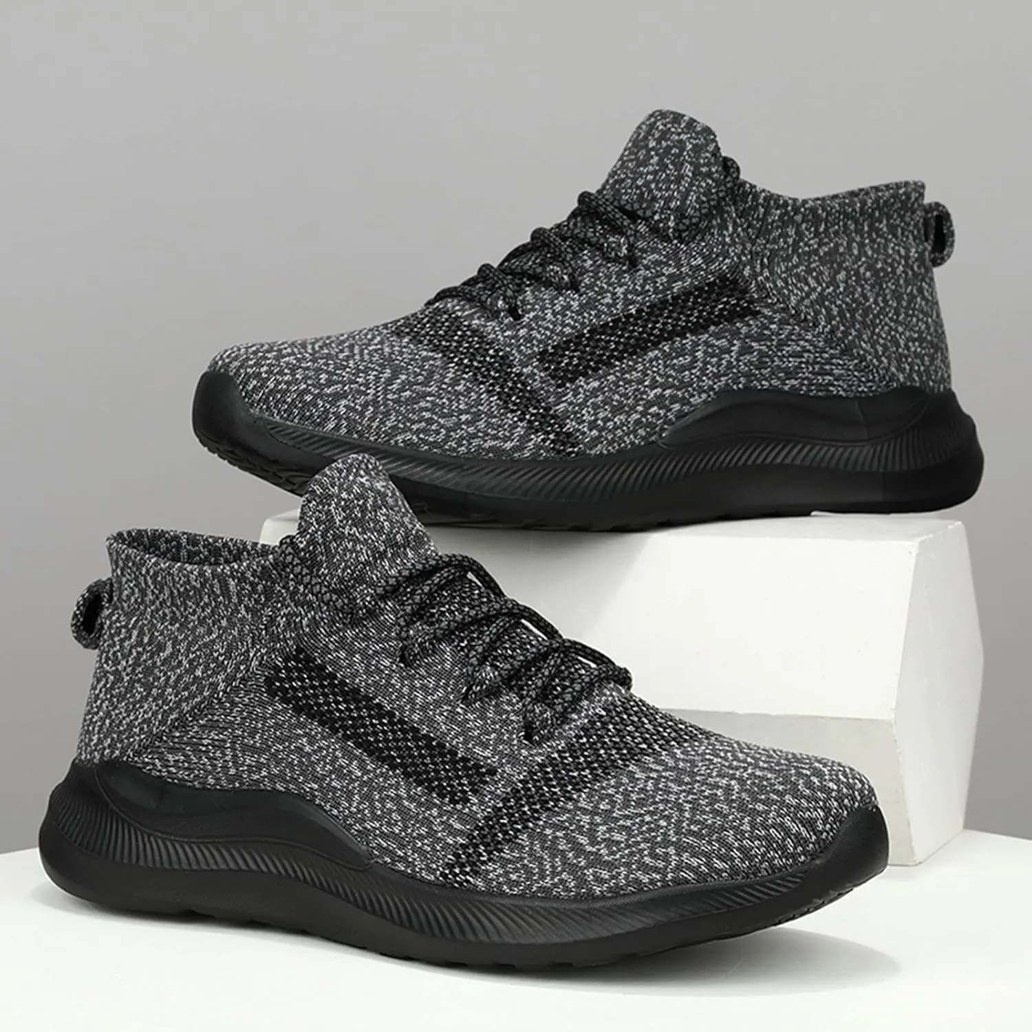 Men's Breathable Sock Shoes Fashion Fly Woven Mesh Sports Shoes Lightweight Workout Shoe Athletic Gym Sneakers